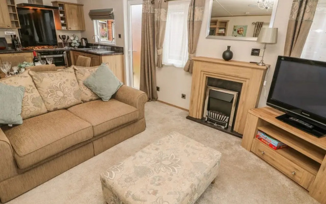 32 Lake View, Norwich