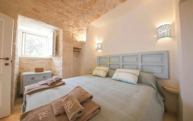 TD Trulli Perla Bianca Trulli w/ Pool & Vineyards