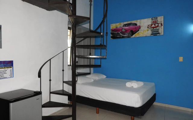 Easy Hotel