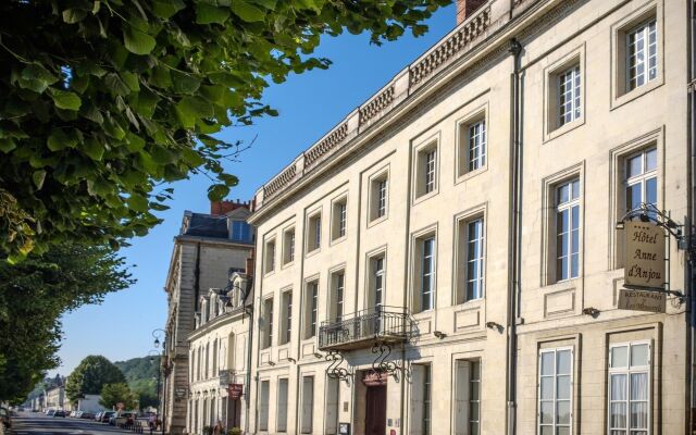 Отель Hôtel Anne d'Anjou Франция, Сомюр - отзывы, цены и фото номеров - забронировать отель Hôtel Anne d'Anjou онлайн вид на фасад