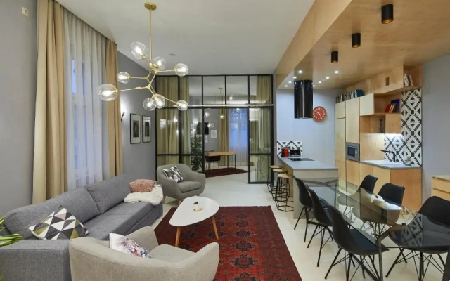 ORANGEHOMES Unique design 3 bathrooms flat