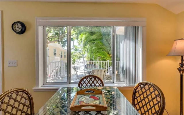 Tropical Bliss - One Bedroom Home