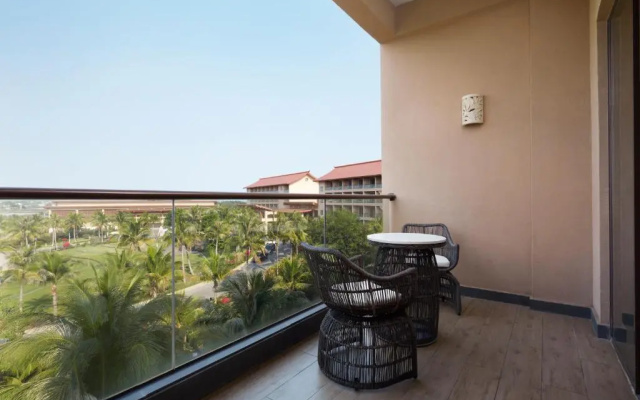 Sheraton Maoming Romantic Beach Resort