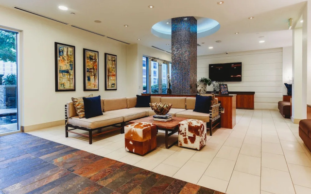 Austin Grand Studio Apartment