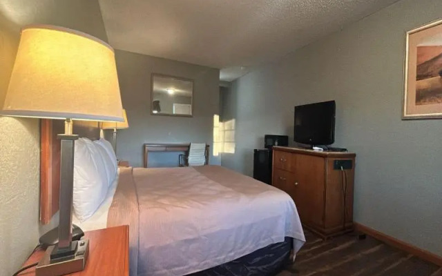 Hiway Inn Express Of Elk City