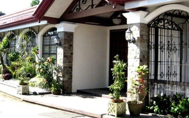 G and E Garden Pavilion  and La Verandah Hotel
