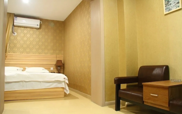 Center Of City Creo Hotel