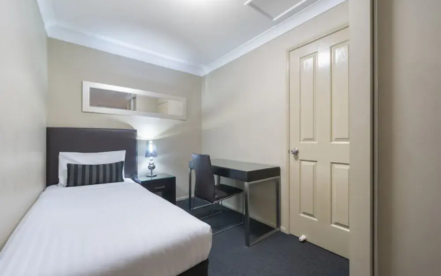 Best Western Plus Ambassador On Ruthven Motor Inn
