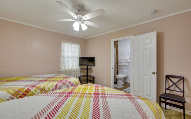 10 Mi to Coquina Beach: Spacious Bradenton Duplex