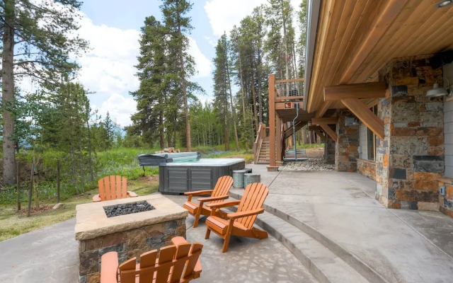 Sunrise Ski Haus