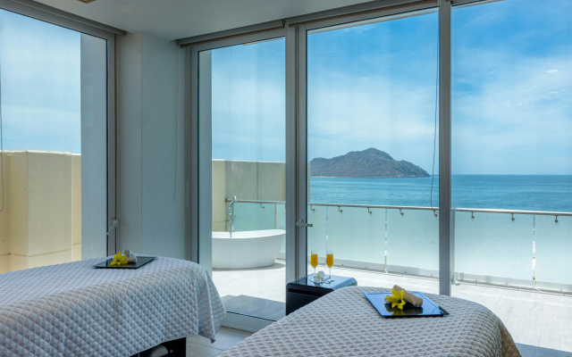 DoubleTree by Hilton Mazatlan