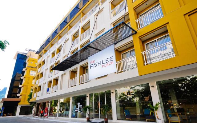 Отель The Ashlee Plaza Patong Hotel & Spa Таиланд, Карон-Бич - 1 отзыв об отеле, цены и фото номеров - забронировать отель The Ashlee Plaza Patong Hotel & Spa онлайн вид на фасад