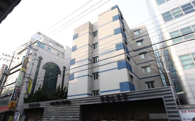 Prince Hotel вид на фасад