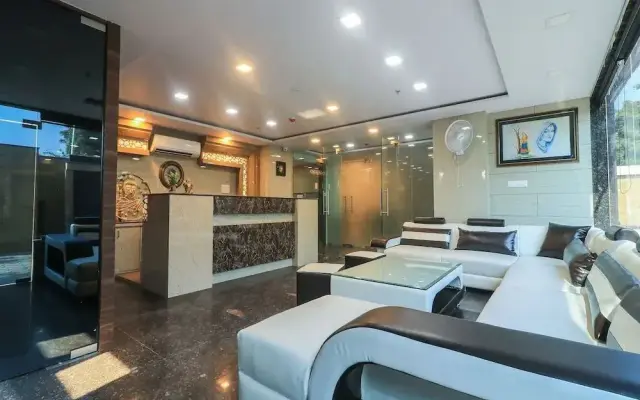 Season Park By OYO Rooms