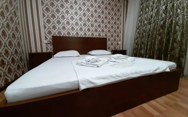 Empire Hotel