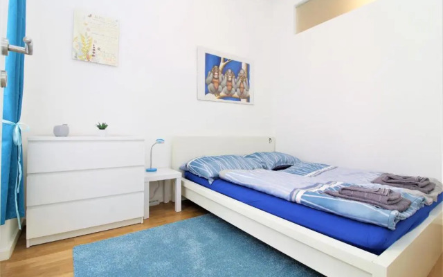 MARINE: Newly renovated 2nd district apartment