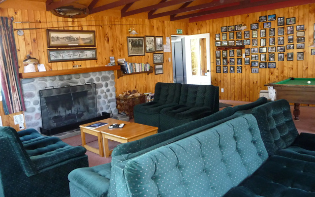 Sportmans Lodge