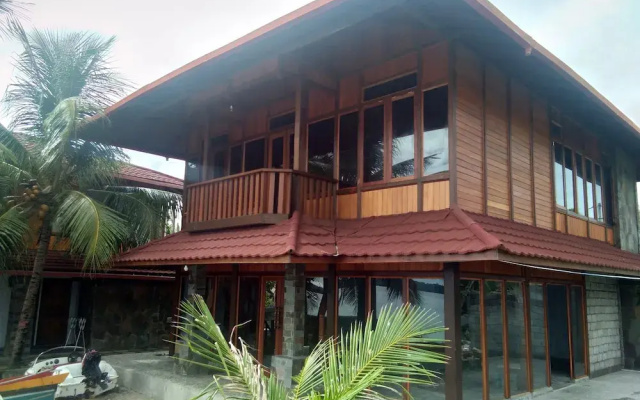 Tanta Moon Luxury Villas Siladen Island