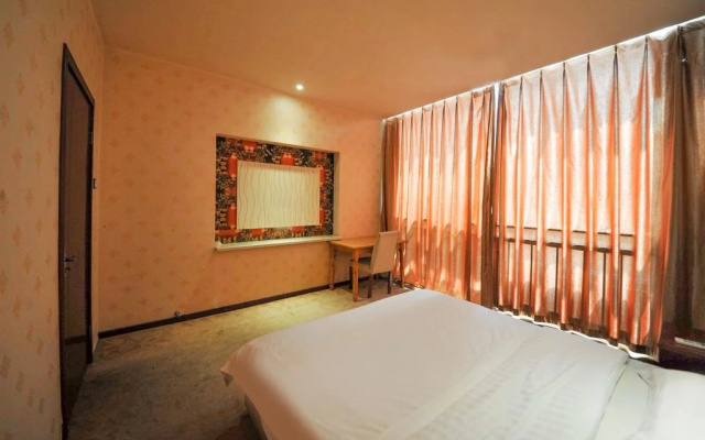 Qinhai Hotel