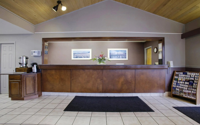 Clarion Pointe Mount Vernon - Burlington