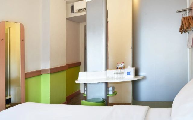 Ibis Budget Semarang Tendean