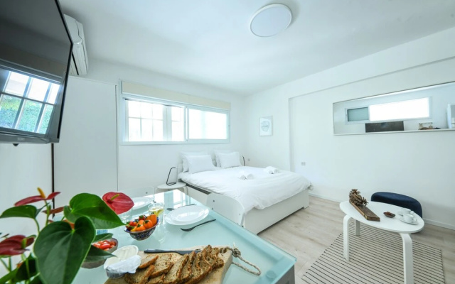 CozyStudio Apt in a vibrant neighborhood