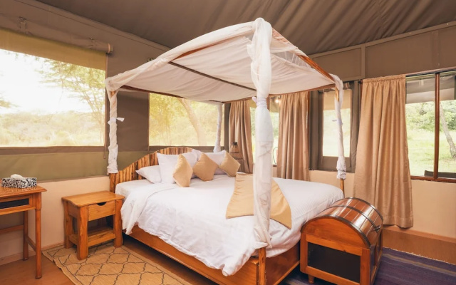 Mara Kimana Camp