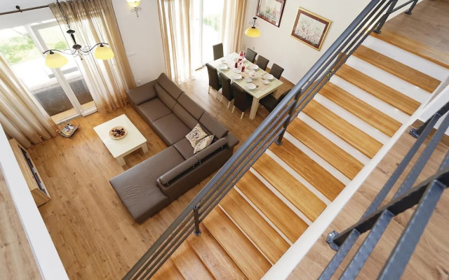 Amazing Home in Sibenik With Wifi and 3 Bedrooms