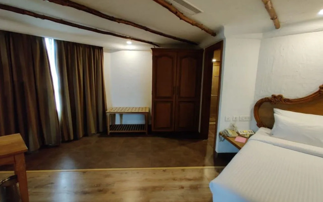 Shravanti Sarovar Portico Bengaluru