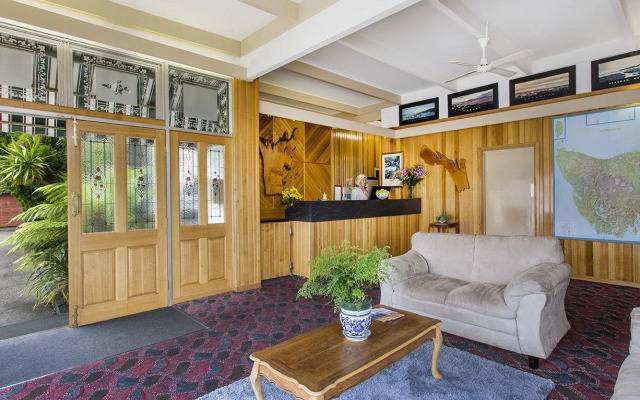 Village Family Motor Inn
