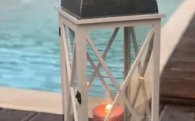 Hotel & Casino Ring