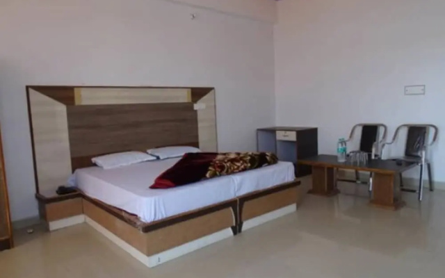 Hotel Jhansla By GRB