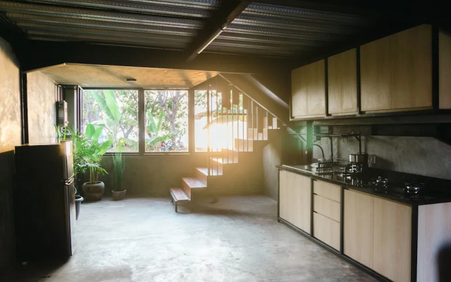 EJ House