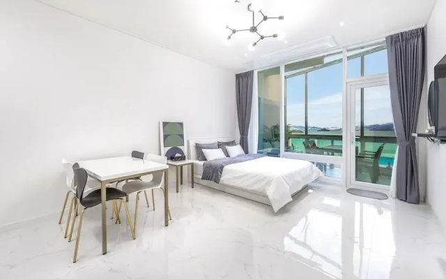 Yeosu Hemiswi SPA Pension