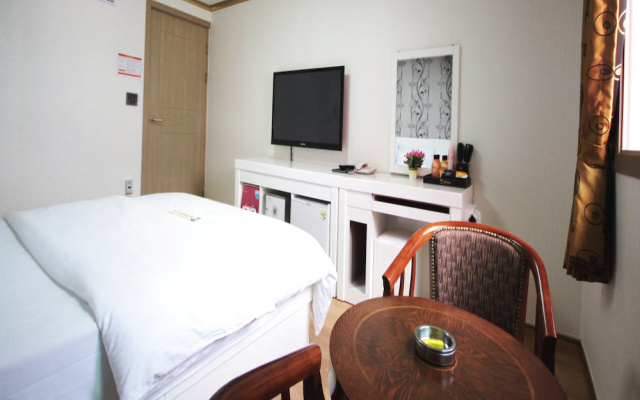 Hawaii Hotel