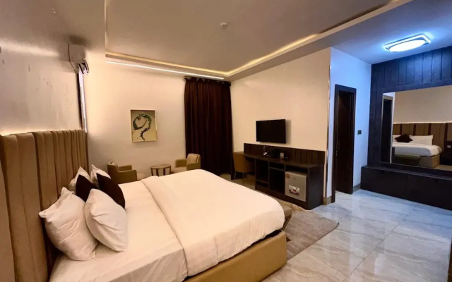 Lunar Signature Hotel & Suites