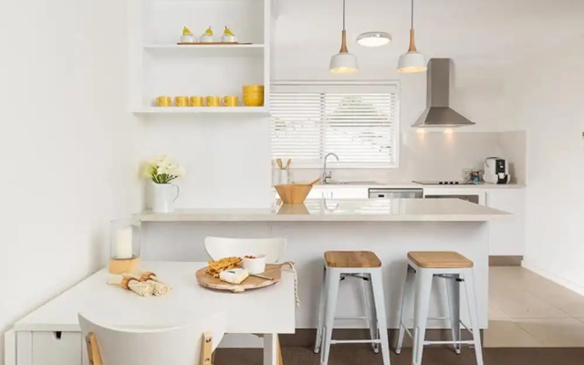 Living in Luxury - Central & Sophisticated