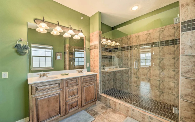 Spacious Branson Condo on Table Rock Lake!