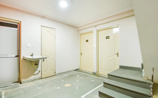 Hotel Mahesh by OYO Rooms