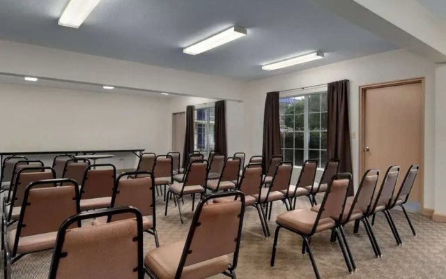 Holiday Inn Express Silver Springs - Ocala, an IHG Hotel