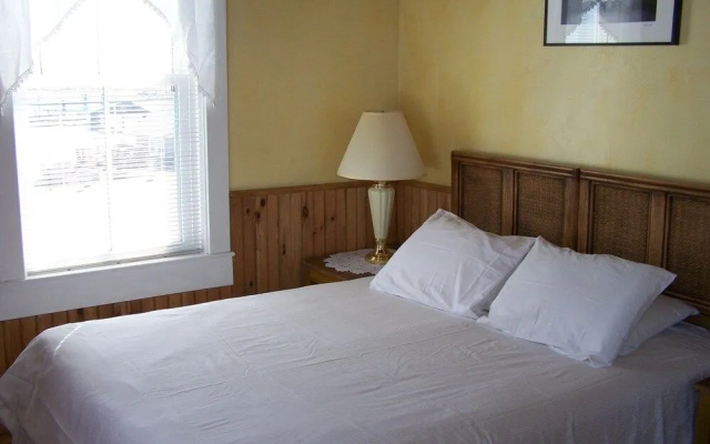 Harborside Inn