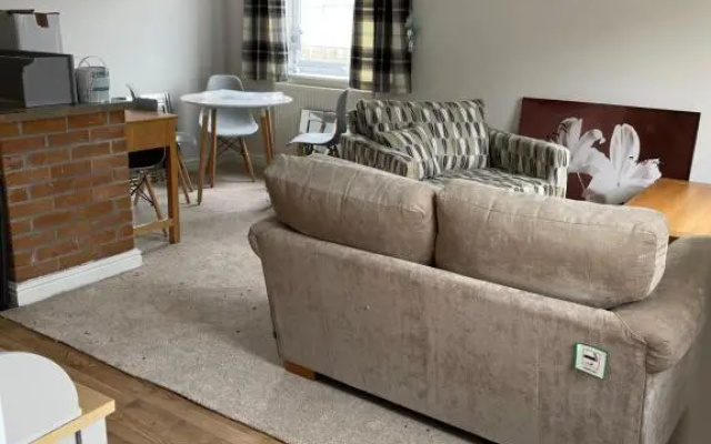 The Cwtch - a Self Contained One Bedroom Annex (Adults Only)
