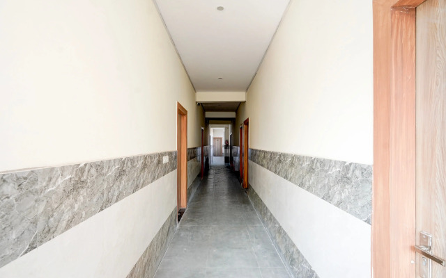 Super Townhouse Sector 18 Udhyog Vihar