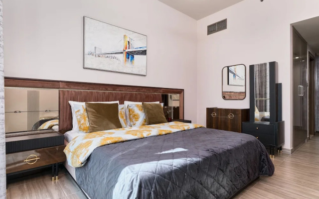 1BR view in a luxurious home
