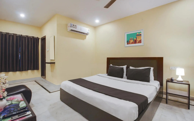 OYO 22736 Anuguna Tulasi Grand