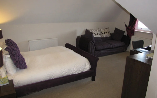 Ashmira Guest House