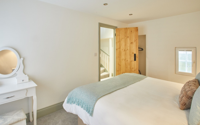 Threadneedle Cottage