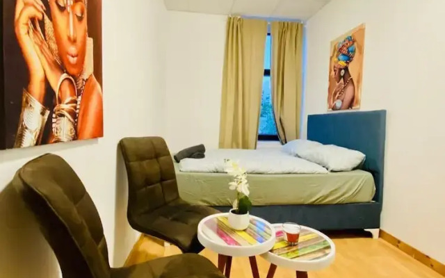 Cozy 3 Bedroom Apartment in Quiet Area