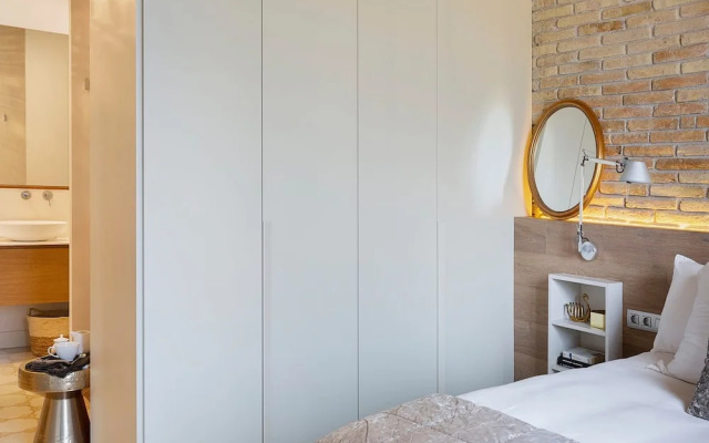 The Avenue 2BR Luxury Unit in Diagonal Ave