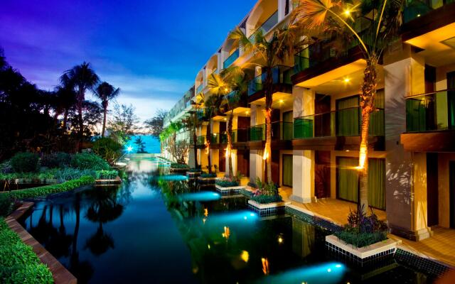 Отель Phuket Graceland Resort And Spa вид на фасад